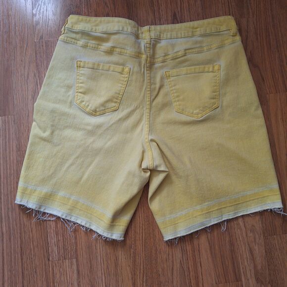 Lane Bryant Yellow Denim Bermuda Shorts Ladies Size 16 Raw Hem - Picture 2 of 12